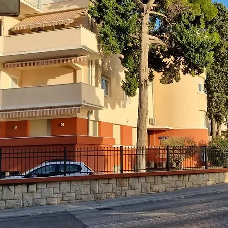 Beach Apartment Suzy&Demi Split Exterior photo